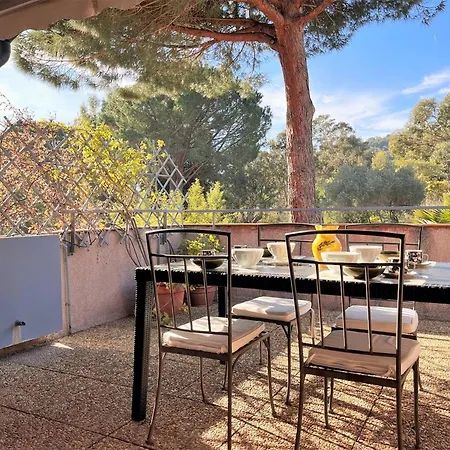 Duplex Avec Piscine, 3 Pièces Cabine, 6 Couchages, Terrasses Et Parking Proche - - Fr-1-251-536 * Le Lavandou