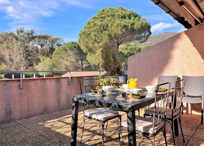 Duplex Avec Piscine, 3 Pieces Cabine, 6 Couchages, Terrasses Et Parking Proche - - Fr-1-251-536 Le Lavandou