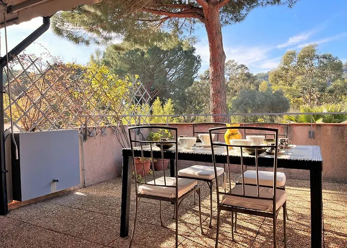 Duplex Avec Piscine, 3 Pieces Cabine, 6 Couchages, Terrasses Et Parking Proche - - Fr-1-251-536 * Le Lavandou